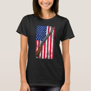 Distressed Clay Pigeon Shooting Usa Shotgun Flag - T-Shirt