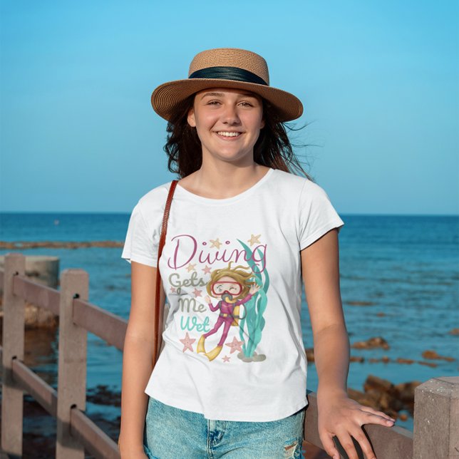 Diving Gets Me Wet T-shirt (Creator Uploaded)