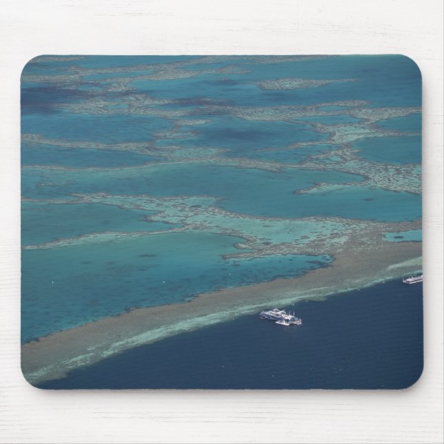 Diving platforms near reef, Great Barrier Mouse Pad (Front)