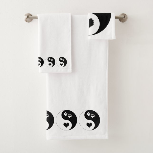 Dog Lover Yin Yang Hearts and Paw Prints Bath Towel Set (Insitu)