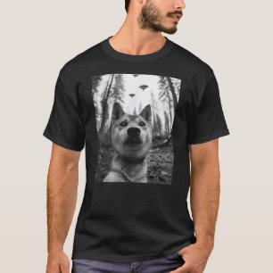 Dog Mom Dad - Funny Alien Selfie Shiba Inu UFO T-Shirt
