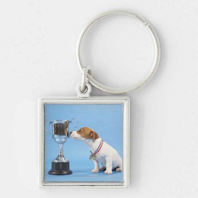 Dog with trophy key ring (Front)