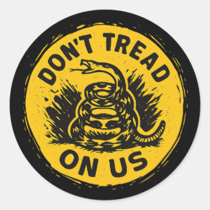 Don’t Tread on Us – Bold Yellow Protest Badge Classic Round Sticker