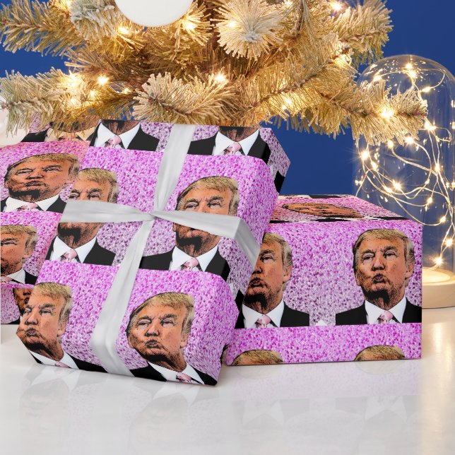 DONALD TRUMP GLITTER CHRISTMAS KISS WRAPPING PAPER (Holidays)