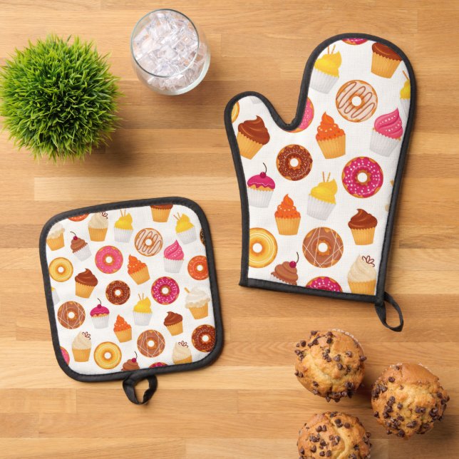 Donuts & Cupcakes  Oven Mitt & Pot Holder Set (Top Down)