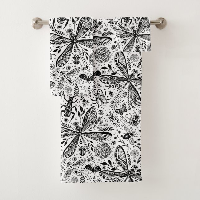 Doodle bugs on dark blue bath towel set (Insitu)