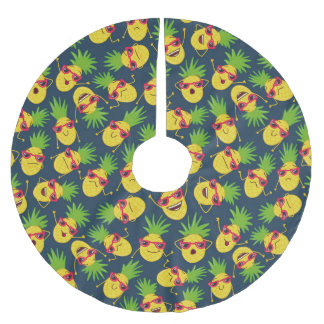 Doodle pineapples, hand drawn, summer pattern. brushed polyester tree skirt