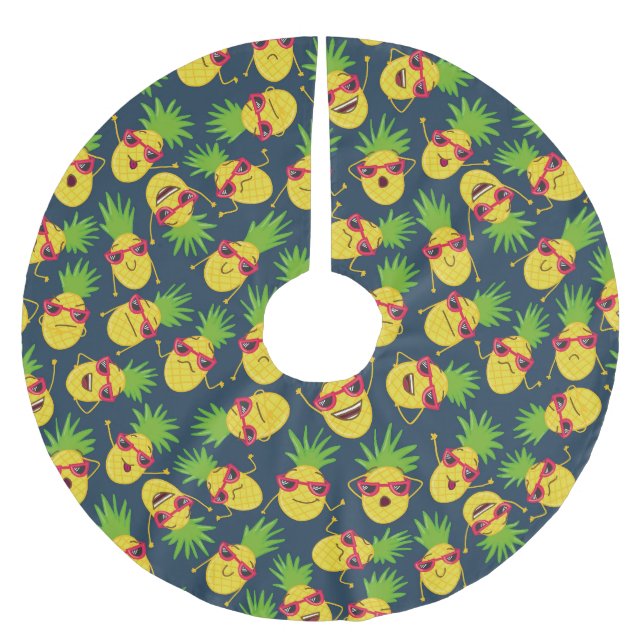 Doodle pineapples, hand drawn, summer pattern. brushed polyester tree skirt (Front)