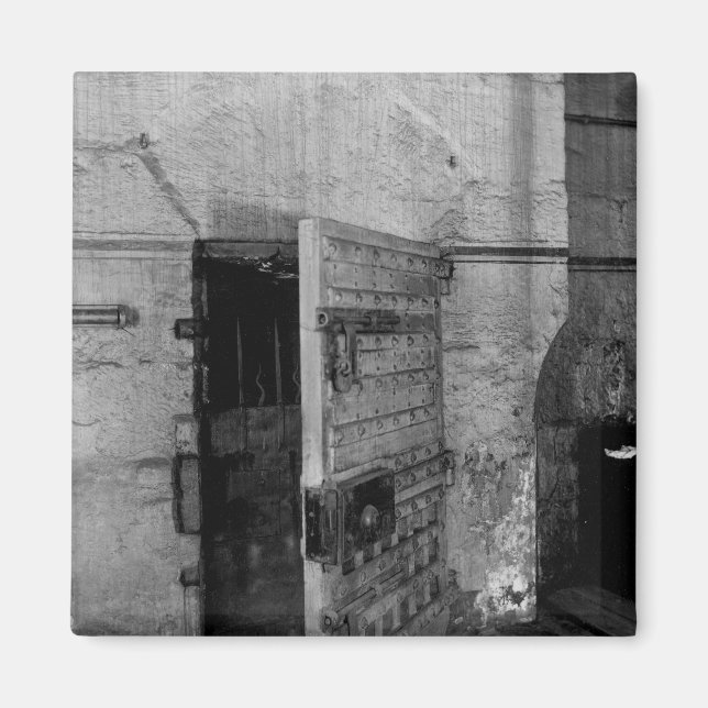 Door to Newgate Prison Magnet (Front)