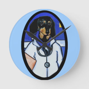DOXIE DOCTOR   ROUND CLOCK