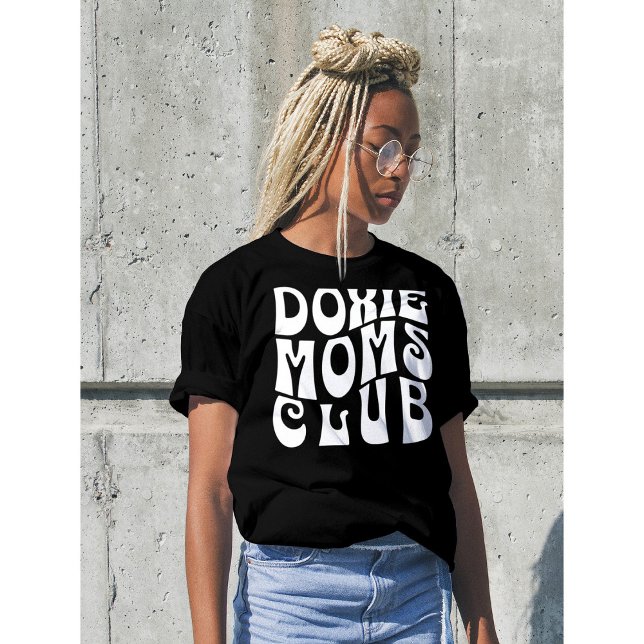 Doxie Moms Club Cute Retro Font T-Shirt (Creator Uploaded)