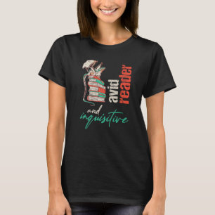 Dragon on books Avid reader and inquisitive For te T-Shirt