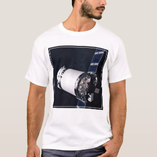 Dragon Xl Spacecraft Approaching A Lunar Gateway. T-Shirt