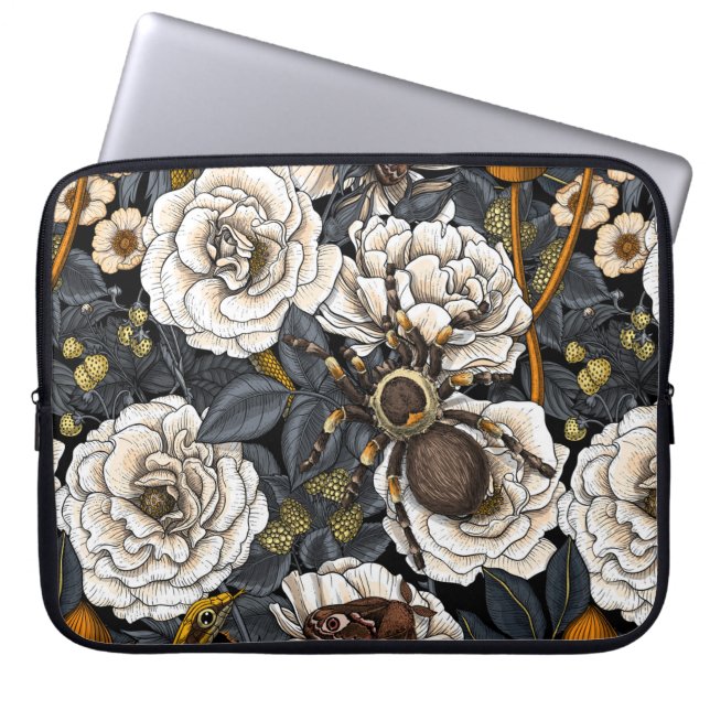Dream garden 4 laptop sleeve (Front)