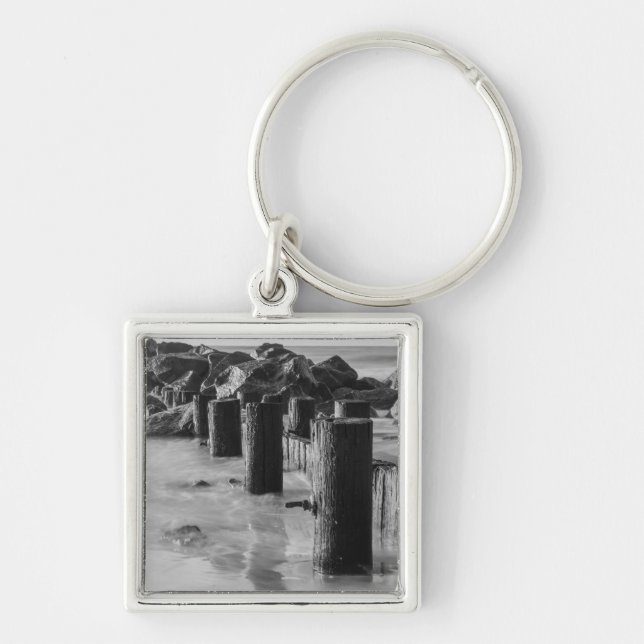 Dreamy Seawall Grayscale Key Ring (Front)