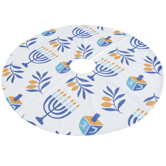 Dreidel and Menorah White Hanukkah Fleece Tree Skirt (Angled)