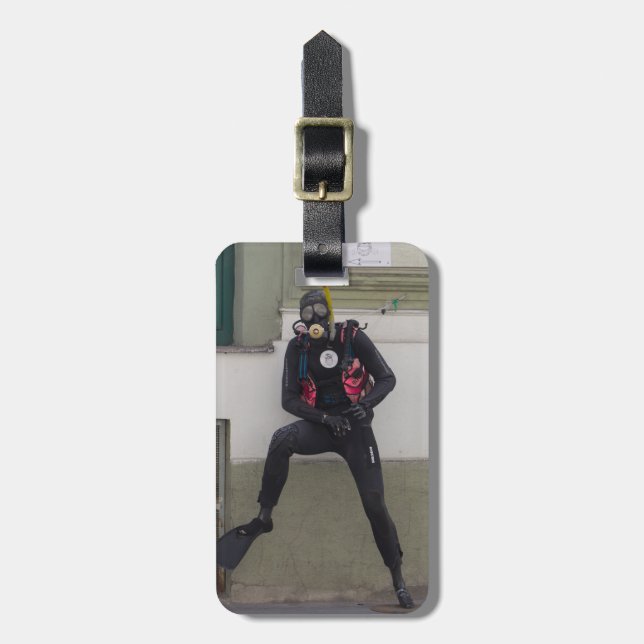 Dry Scuba Diver Luggage Tag (Front Vertical)