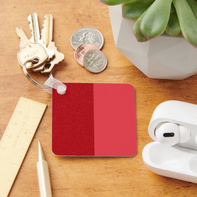 Dual-Tone Tomato Red Grain Keychain – Customisable (Desk)
