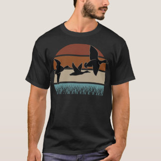 Duck Hunting Retro Sunset for black lab labrador o T-Shirt