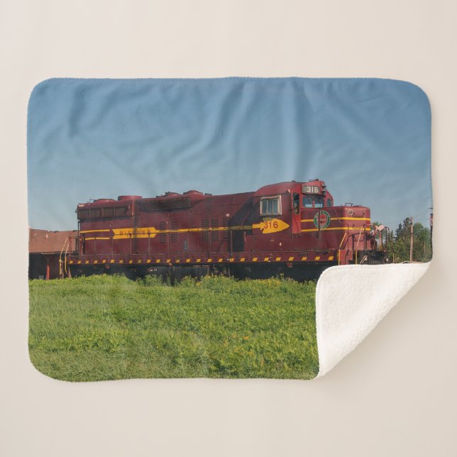Duluth Mesabi Iron Range Eng 316 sherpa blanket (Front (Horizontal))