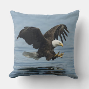 Eagle on Approach Cushion