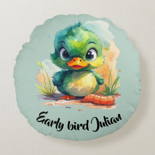 Early bird, kleine grüne Ente fängt den Wurm Round Cushion