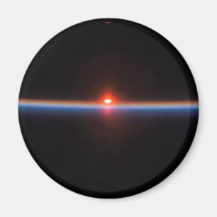 Earth's Horizon Magnet