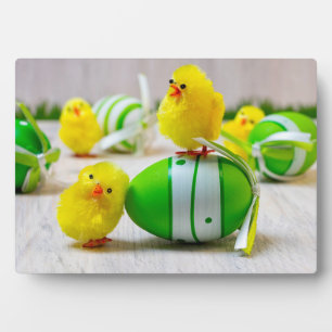 Easter Decoration - Easter egg and chicks Plaque