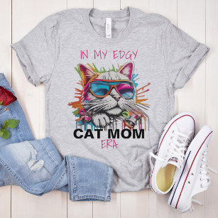 Edgy Cat Mum Era Graffiti Street Art T-Shirt