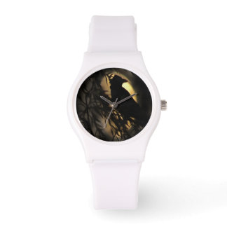 Eerie Raven Silhouette Against A Glowing Moon Watch