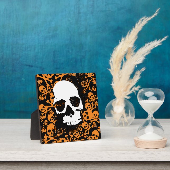 Eerie Symmetry: A Vibrant Array of Colourful Human Plaque (Insitu)