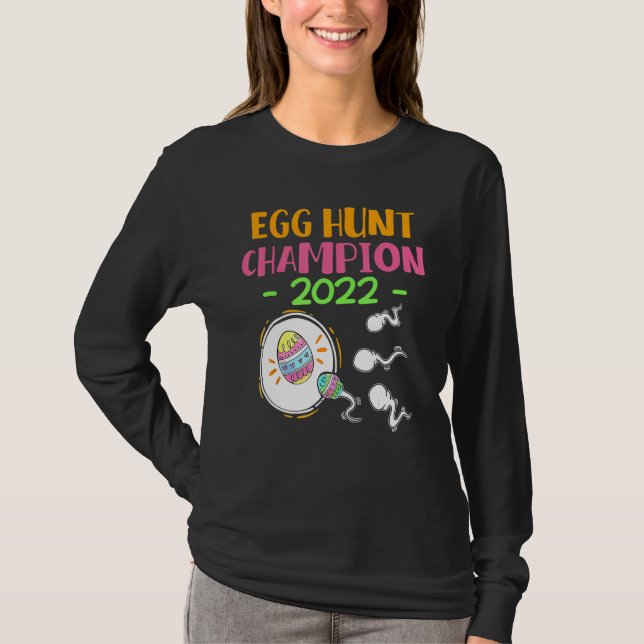 Egg hunt champion 2022 Easter Pregnancy Announceme T-Shirt (Front)