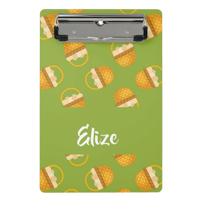 Eggs in brown basket on green mini clipboard (Front)