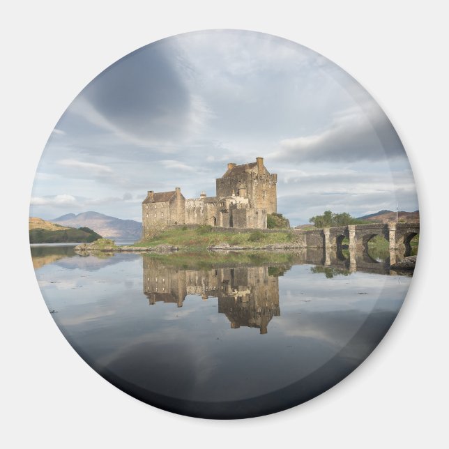 Eilean Donan Castle with reflection in Scotland Magnet (Front)