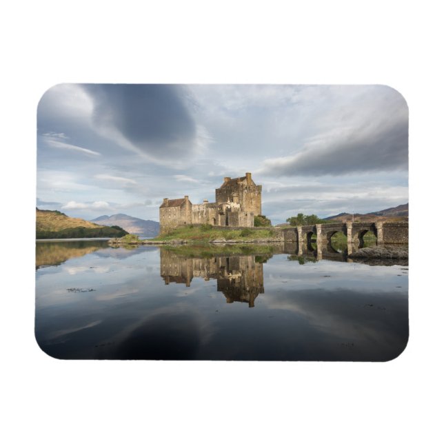 Eilean Donan Castle with reflection in Scotland Magnet (Horizontal)