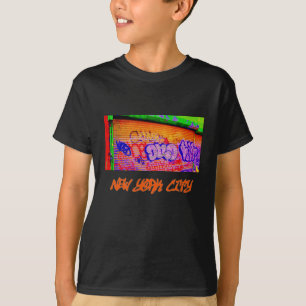 'Electric Graffiti Gates' Kids' Dark T-shirt