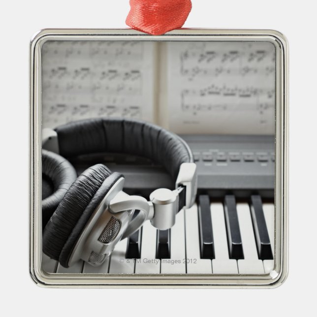 Electric Piano Keyboard Metal Tree Decoration (Front)