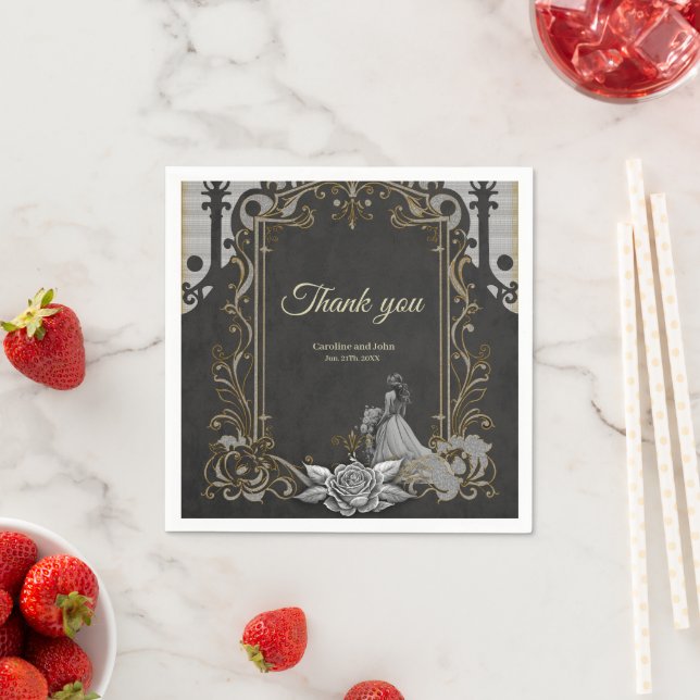 Elegance in silver and black. napkin (Insitu)