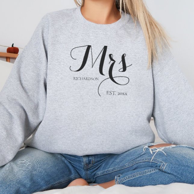 Elegant Black Script Personalised Bride Future Mrs Sweatshirt (Elegant Black Script Personalized Bride Future Mrs Sweatshirt)