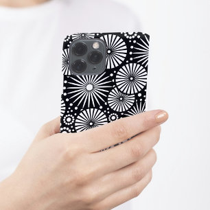 Elegant Black White Geometric Flowers Starburst iPhone 15 Pro Case