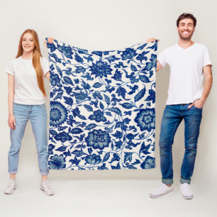 Elegant Blue Floral Pattern – Soft Fleece Blanket