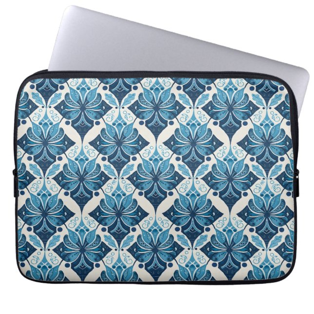 Elegant Boho Floral Pattern in Blue Laptop Sleeve (Front)