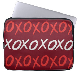 Elegant Burgundy XOXO Hugs and Kisses Laptop Sleeve
