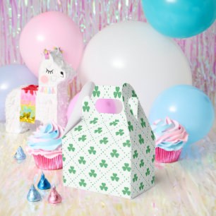 Elegant Clover Pattern Gable 5x3x6.5 Favour Box
