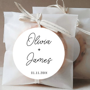 Elegant Custom Wedding Couple Name Wedding Favour Classic Round Sticker