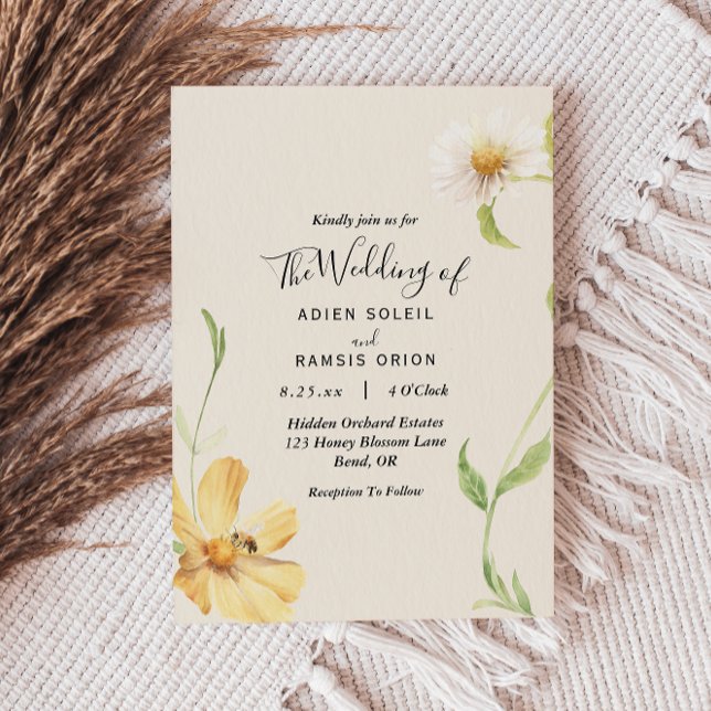 Elegant Daisy Wedding Invitation (Creator Uploaded)