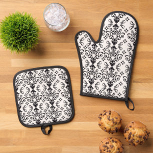 Elegant Damask Oven Mitt & Pot Holder Set
