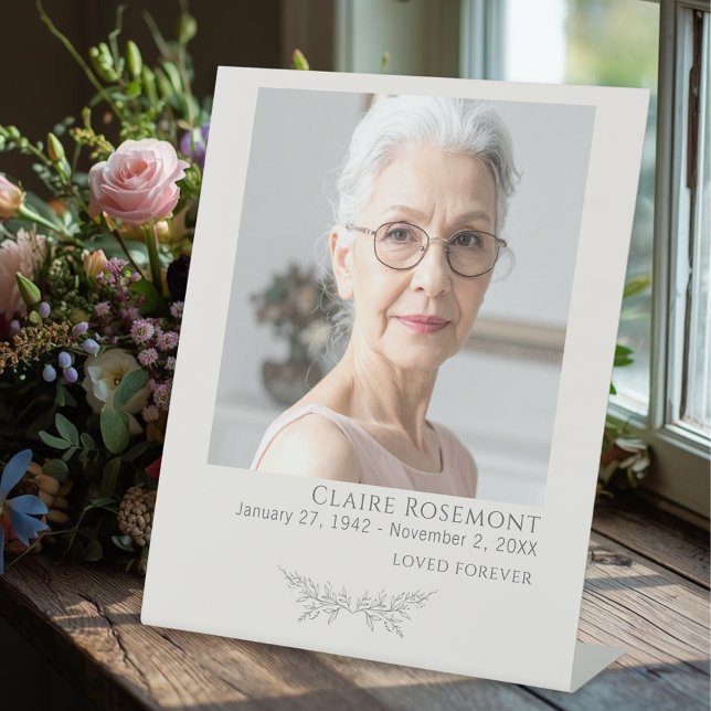 Elegant Floral Funeral Photo Pedestal Sign (Elegant Floral Funeral Photo Pedestal Sign
)