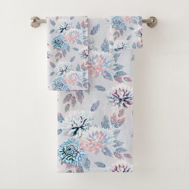 Elegant floral retro pattern.  bath towel set (Insitu)