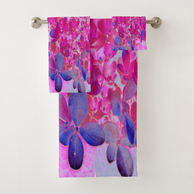 Elegant Fuchsia and Dark Blue Limelight Hydrangea Bath Towel Set (Insitu)